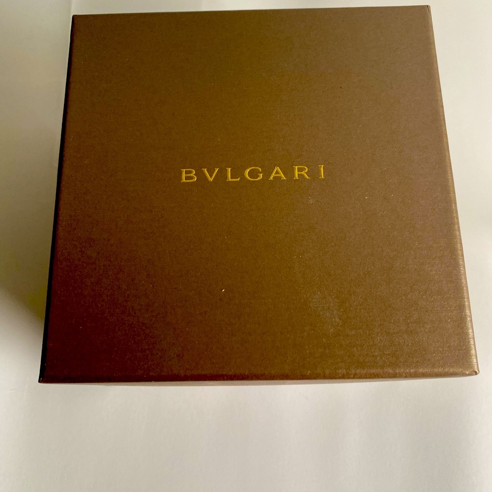 Bvlgari brand new in a box mens stainless steel with factory fitted diamonds - Picture 10 of 10
